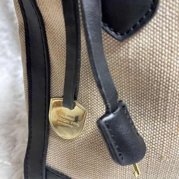 London Fog Beige Canvas shoulder bag with black faux leather straps & trims - Picture 6 of 14